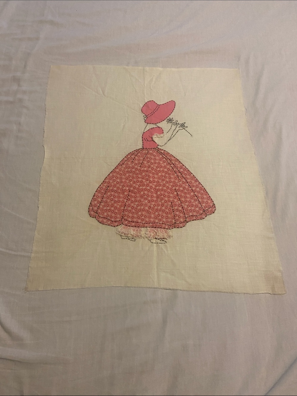 Vintage-Style Embroidered Lady Wall Art /Pillow Cover